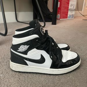 Nike Jordan 1 sneakers black and white